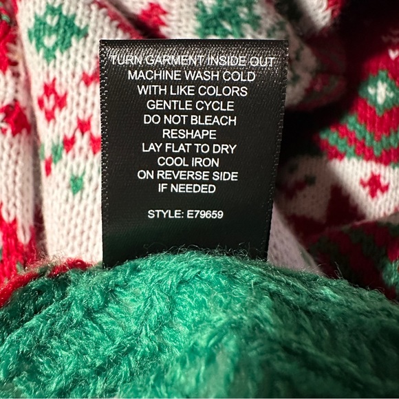 Blizzard Bay Cute Holiday Cat Christmas Sweater *Estimated Size Medium - Picture 13 of 13